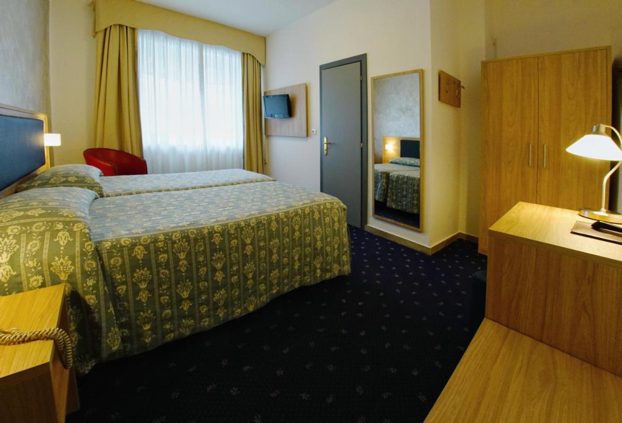 Hotel Le Torrette Galbiate Ngoại thất bức ảnh