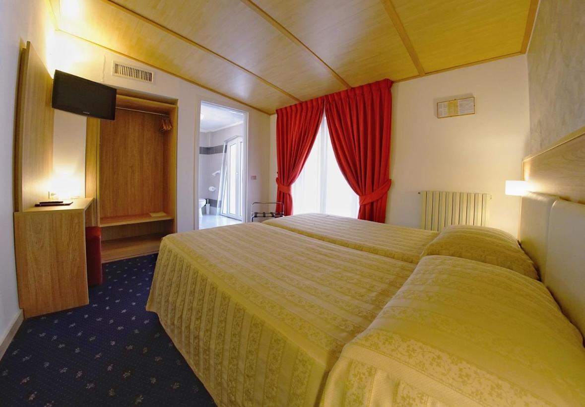 Hotel Le Torrette Galbiate Ngoại thất bức ảnh